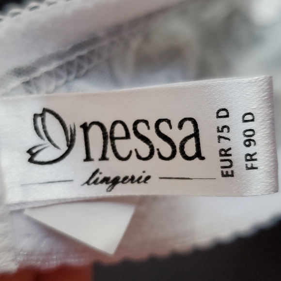 🚨 Onessa floral 34D bra - Picture 3 of 4